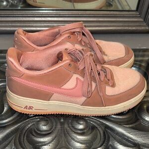 Nike Air Force 1 Low LV8 GS 6 Youth Girls Rust Pink Sneakers